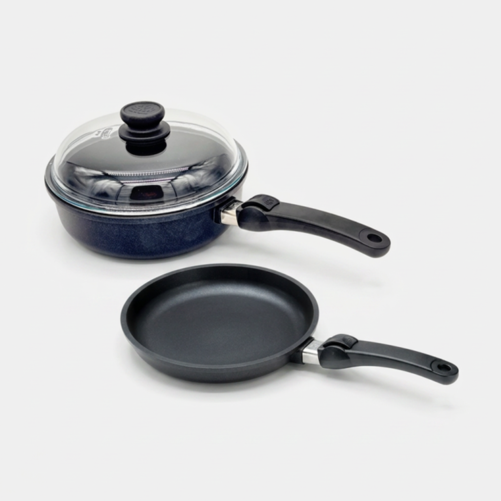 Der Klassiker - Pfannenset, 3 - tlg., Schmorpfanne mit Glasdeckel, flache Gusspfanne, 24 cm
