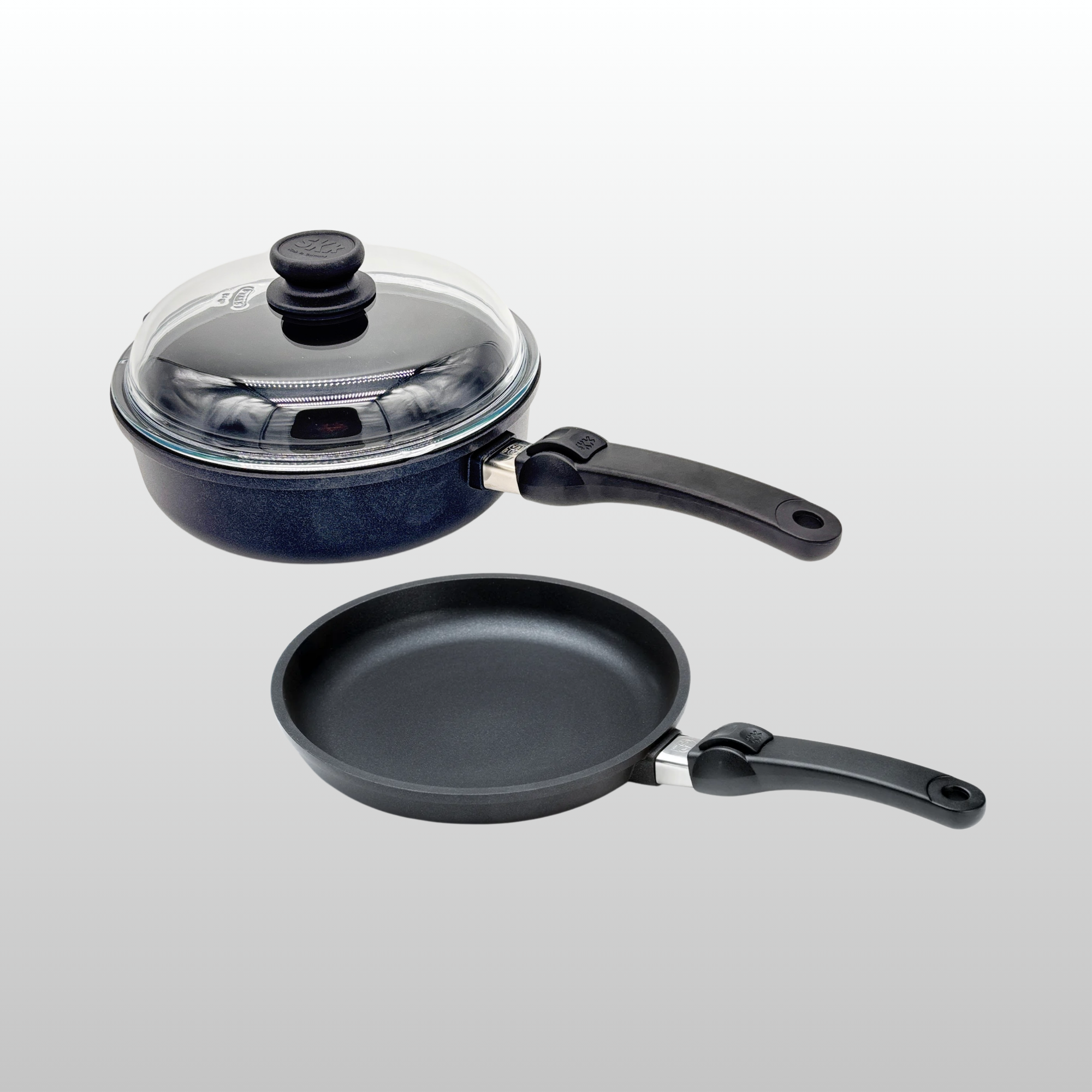 Der Klassiker - Pfannenset, 3 - tlg., Schmorpfanne mit Glasdeckel, flache Gusspfanne, 24 cm